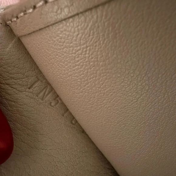 Authentic LOUIS VUITTON Mahina Amelia Wallet Beige Opal w/COA - Picture 13 of 15